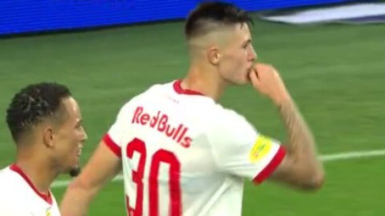 Benjamin Cesco: Manchester United negocia delantero con Red Bull Salzburg, pero brechas de valoración | Noticias de futbol 2 Benjamín Cesco