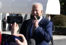 Biden insulta al reportero de Fox News Peter Ducey en el micrófono caliente