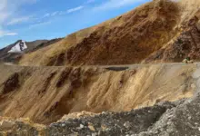 Canarias en el colapso de un glaciar de roca rico en hielo en Alaska