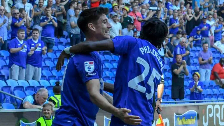 Cardiff 1 - 0 Bourmham 1 Jaden Philogene anota el gol de la victoria para Cardiff