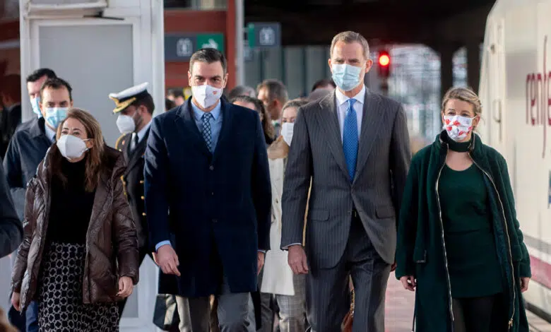 El Rey y el Primer Ministro de España presentan el tren de alta velocidad de Galicia 1 El Rey y el Primer Ministro de España presentan el tren de alta velocidad de Galicia