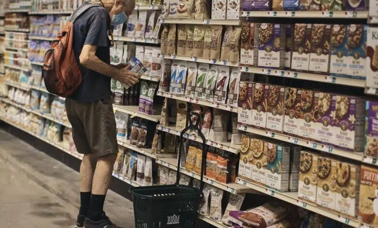 La inflación disminuye a medida que los precios al consumidor suben un 6,3 % en julio - Chicago Tribune