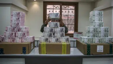 La lira se derrumba, Erdogan reemplaza al ministro de finanzas con un diputado 8 La lira se derrumba, Erdogan reemplaza al ministro de finanzas con un diputado