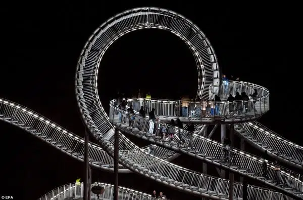 La montaña rusa del cochecito es una emoción autopropulsada 1 stroller coaster, germany