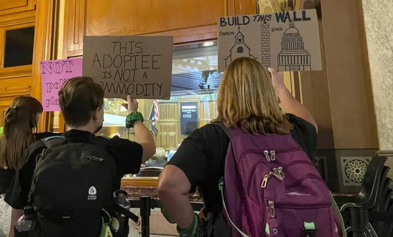 Las empresas de Indiana reaccionan a la prohibición casi total del aborto del estado y dicen que es "malo para los negocios" - Chicago Tribune 1 Las empresas de Indiana reaccionan a la prohibición casi total del aborto del estado y dicen que es "malo para los negocios" - Chicago Tribune