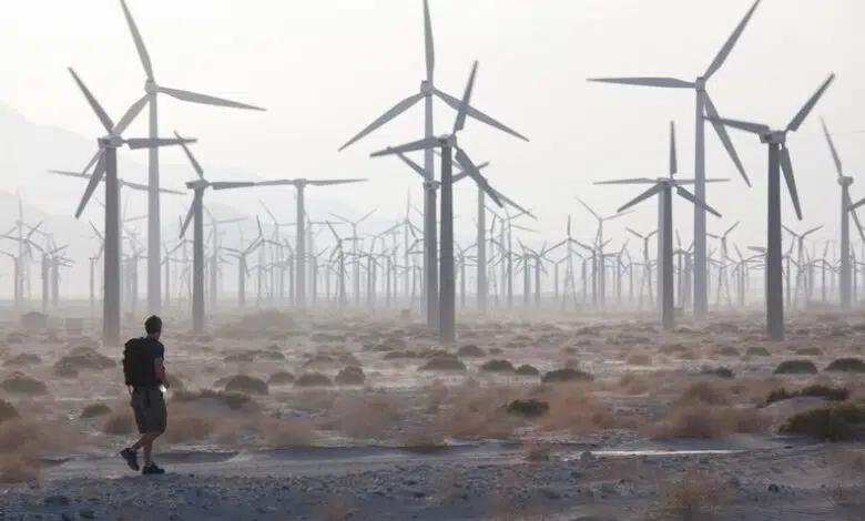 Las turbinas eólicas recicladas se pueden convertir en plexiglás, pañales o ositos de goma. 1 Las turbinas eólicas recicladas se pueden convertir en plexiglás, pañales o ositos de goma.