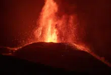 Más casas destruidas cuando la lava llega a partes vírgenes de La Palma