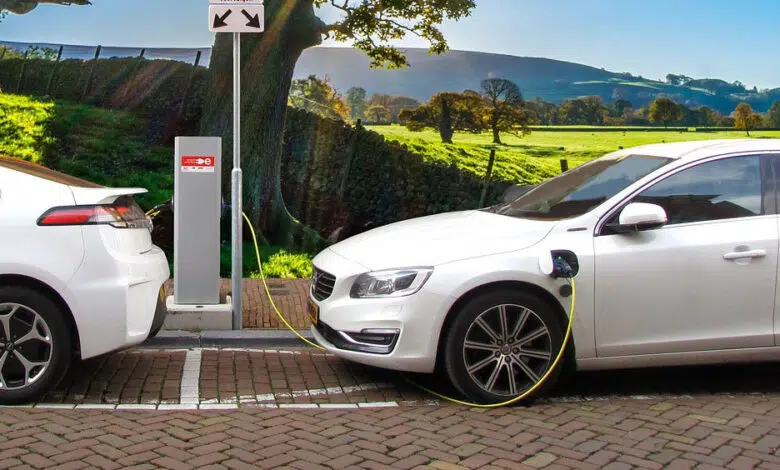 Más de 1.000 gasolineras españolas ofrecen recarga de vehículos eléctricos 1 Más de 1.000 gasolineras españolas ofrecen recarga de vehículos eléctricos