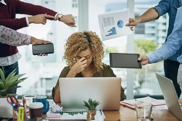 No, las mujeres tampoco pueden realizar múltiples tareas. 1 No, las mujeres tampoco pueden realizar múltiples tareas.
