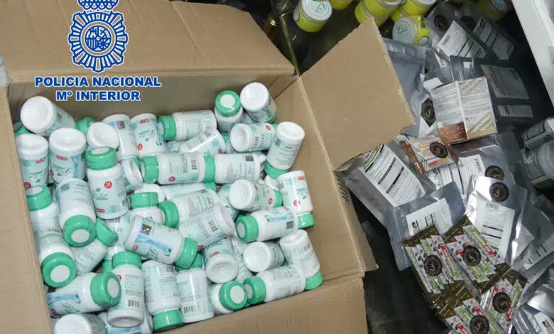 Policía arresta a sospechoso por vender pastillas para adelgazar mezcladas con anfetaminas 1 Policía arresta a sospechoso por vender pastillas para adelgazar mezcladas con anfetaminas