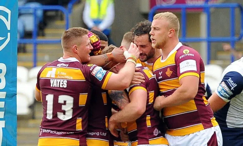 Premier League: Huddersfield Giants publica un contraataque tardío para vencer a Warrington Wolves en apuros Noticias de la Unión de Rugby 1 Premier League: Huddersfield Giants publica un contraataque tardío para vencer a Warrington Wolves en apuros Noticias de la Unión de Rugby
