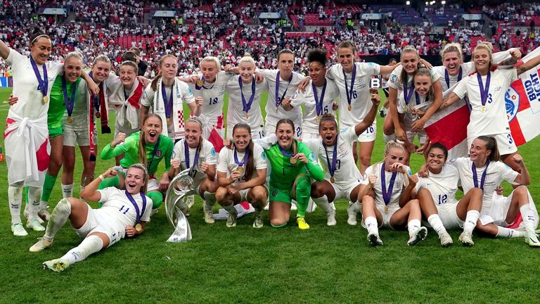 RFU revela que la venta de boletos internacionales femeninos de Inglaterra aumentó después de la victoria de Lionesses en Wembley Noticias de la Unión de Rugby 2 deportes de cielo