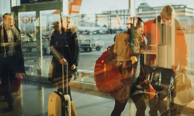 Se mantienen las restricciones de viaje en Suecia y los principales países turísticos. 1 Se mantienen las restricciones de viaje en Suecia y los principales países turísticos.