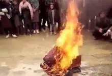 Talibán quema instrumentos musicales e insulta a artista en video viral