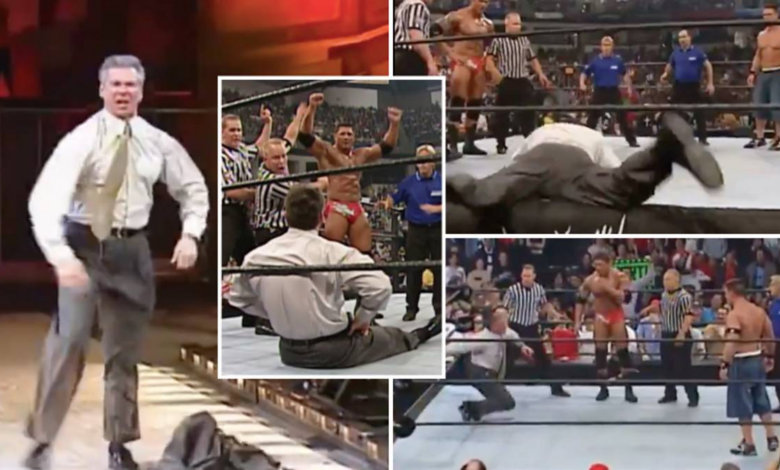 Vince McMahon desgarrando su quad para dirigirse al ring es un momento clásico de la historia de la WWE. 1 Vince McMahon desgarrando su quad para dirigirse al ring es un momento clásico de la historia de la WWE.