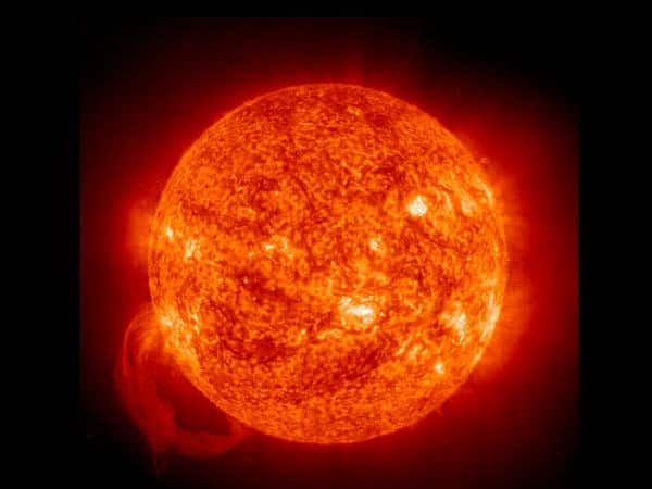 ¿Podrían las poderosas erupciones solares derretir los omnipresentes reactores nucleares? 1 solar falre