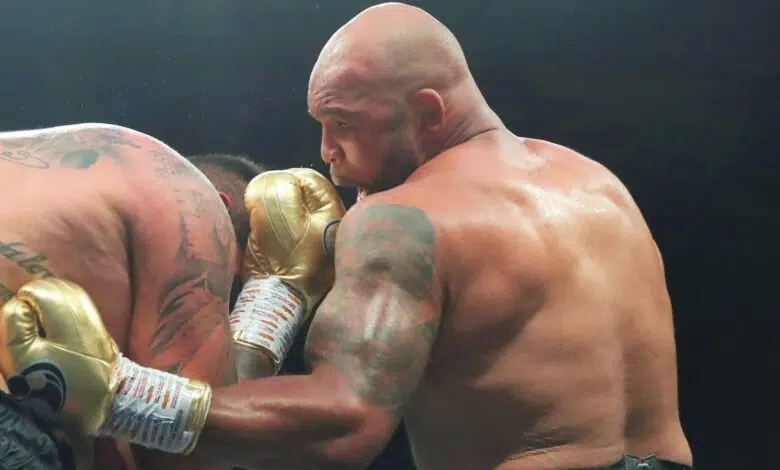 Fraser Clark: ser golpeado por un oponente de 300 libras puede ser malo, pero la presión 'caliente' de una pelea de papá es aún peor | Noticias del boxeo 1 Fraser Clark: ser golpeado por un oponente de 300 libras puede ser malo, pero la presión 'caliente' de una pelea de papá es aún peor | Noticias del boxeo