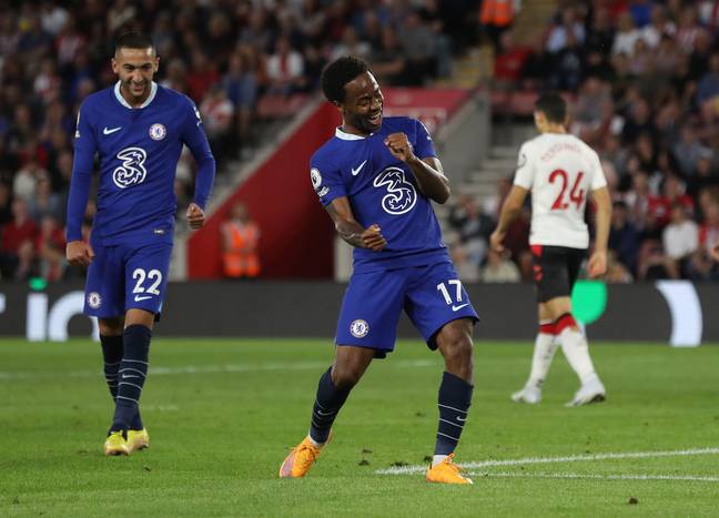 Chelsea pondrá a prueba la determinación del Paris Saint-Germain con la 'sensacional' oferta de Neymar 2 Raheem Sterling celebra el primer partido del Chelsea contra el Southampton. (Alamy)