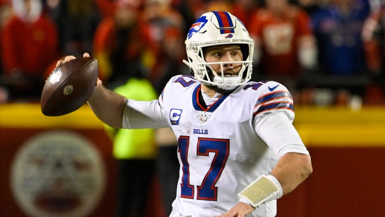 ¿Son los Buffalo Bills el equipo a vencer? ¿Fue una casualidad el Super Bowl de los Cincinnati Bengals?Cinco preguntas clave para la temporada 2022 de Neil Reynolds | DayDayNews NFL News 2 Mira los primeros 10 juegos de la temporada 2021 de la NFL del mariscal de campo de los Buffalo Bills, Josh Allen