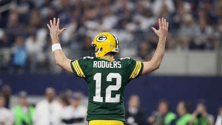 Guía para novatos de la NFL: todo lo que necesita saber sobre el fútbol americano antes de la temporada 2022 Noticias de la NFL 8 El mariscal de campo de los Green Bay Packers, Aaron Rodgers, celebra otro touchdown