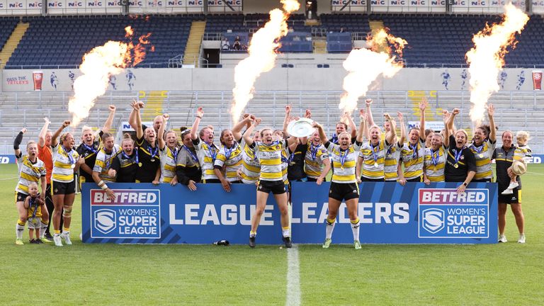 Premier League Femenina: Leeds Rhinos acaba con el reinado de St Helens, York City Cavaliers llega a su primera final Rugby League news 4 York obtiene el escudo de líder de la liga tras vencer al Wigan