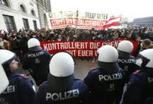 35.000 personas protestan por las nuevas medidas contra el coronavirus en Austria