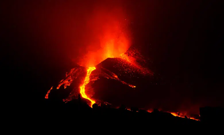 Cientos de edificios en La Palma destruidos mientras continúa el flujo de lava 1 Cientos de edificios en La Palma destruidos mientras continúa el flujo de lava