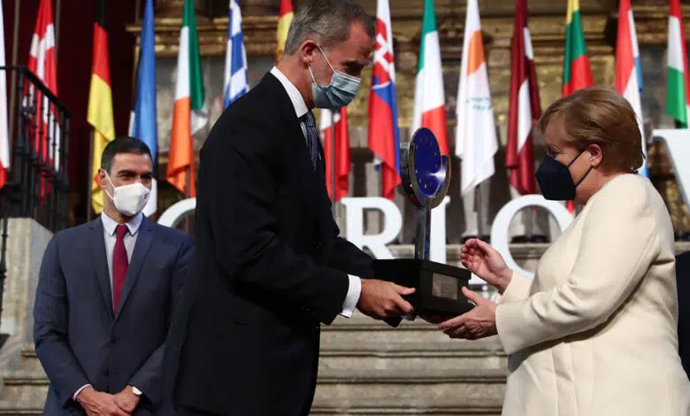 El Rey Felipe VI de España otorga a Merkel el Premio Europeo Carlos V 1 El Rey Felipe VI de España otorga a Merkel el Premio Europeo Carlos V