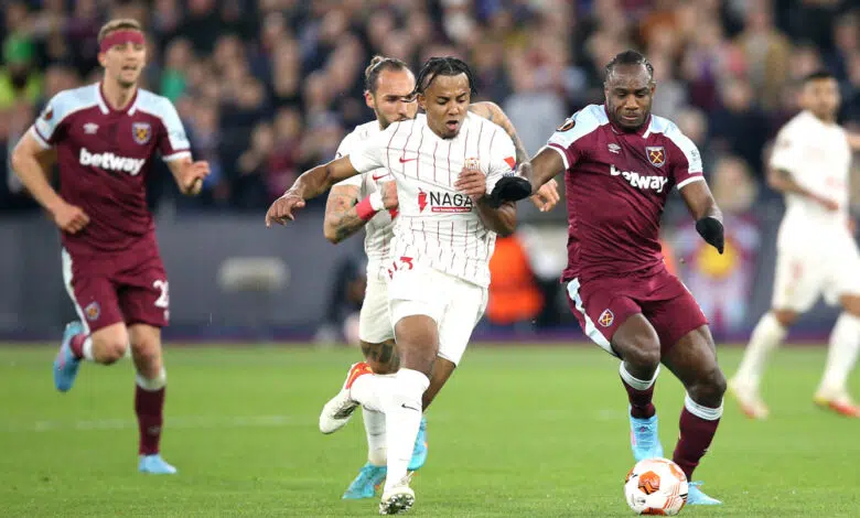 El Sevilla, campeón récord, sale de la Europa League, gana el Barcelona 1 El Sevilla, campeón récord, sale de la Europa League, gana el Barcelona