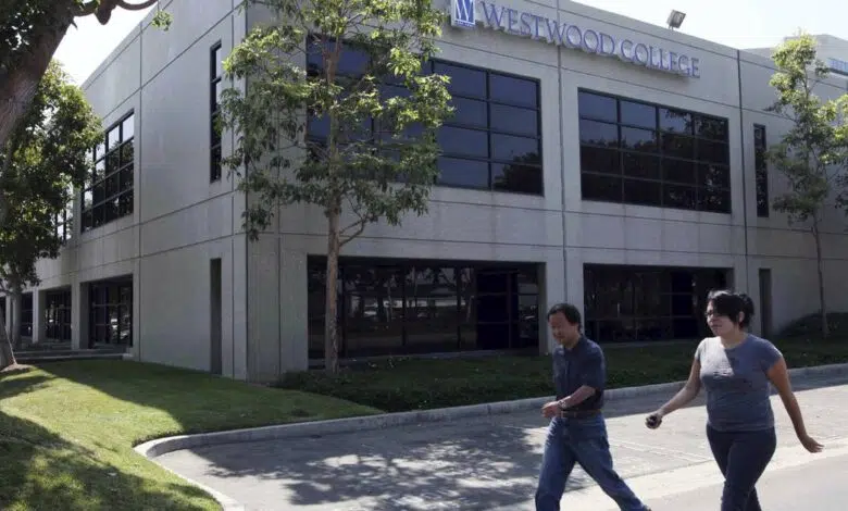 Exestudiante de Westwood College obtiene cancelación de deuda federal - Chicago Tribune 1 Exestudiante de Westwood College obtiene cancelación de deuda federal - Chicago Tribune