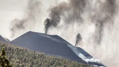 La lava que fluye del volcán de La Palma se acerca al pueblo de La Laguna 7 La lava que fluye del volcán de La Palma se acerca al pueblo de La Laguna