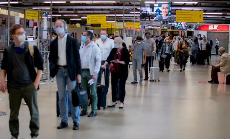 Los viajeros de estos 14 países pueden entrar libremente en la UE a partir de julio 1 Los viajeros de estos 14 países pueden entrar libremente en la UE a partir de julio