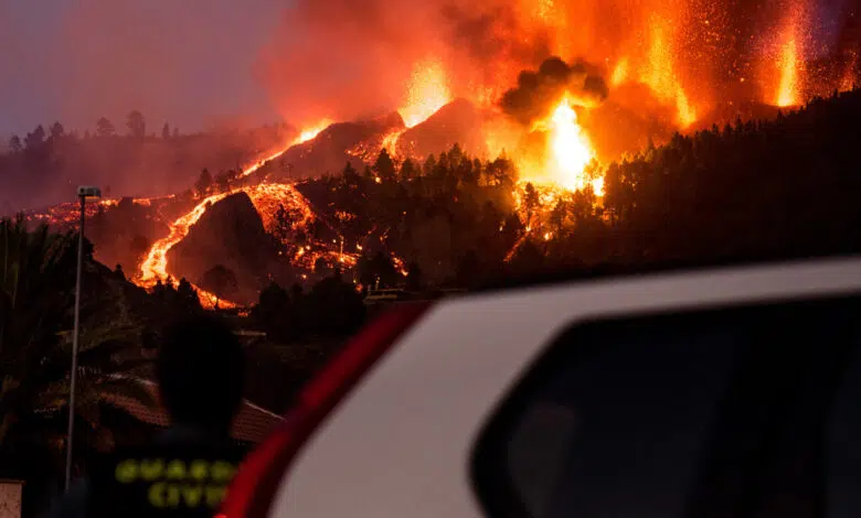 Más evacuaciones por colada de lava de La Palma; sismo hasta 4,5 1 Más evacuaciones por colada de lava de La Palma; sismo hasta 4,5