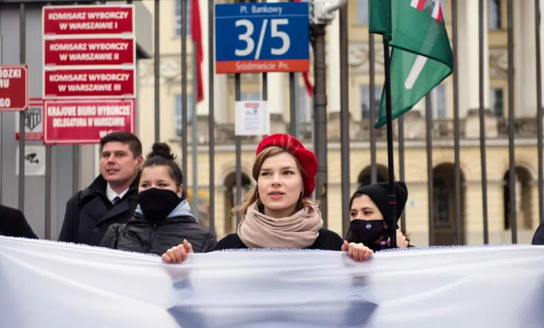 Polonia afirma que Bielorrusia equipa a los inmigrantes para violar la frontera 1 Polonia afirma que Bielorrusia equipa a los inmigrantes para violar la frontera