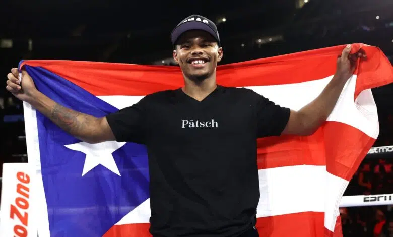 Shakur Stevenson reina después de ser despojado del cinturón por bajo peso Robson Consecco Boxing News 1 Shakur Stevenson celebrates after defeating Robson Conceicao