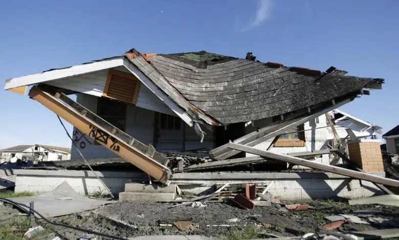 ¿Qué huracán causó más daños? 1 A home destroyed by Hurricane Katrina seen on Jan. 7, 2006, in New Orleans, Louisiana.