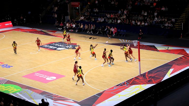 Vitality Roses de Inglaterra comienza la serie de Uganda con una firme victoria en Nottingham | Netball News 3 Inglaterra gana 1-0 en serie contra Uganda