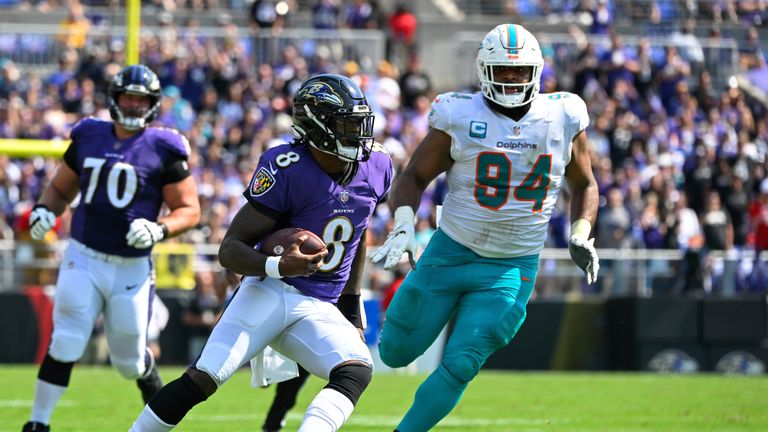 Lamar Jackson: ¿Será suficiente otra carrera de MVP en el mariscal de campo de Baltimore para llevarse a los Ravens? | Noticias de la NFL 5 Jackson tiene un touchdown terrestre en su carrera contra Miami, pero aún no es suficiente