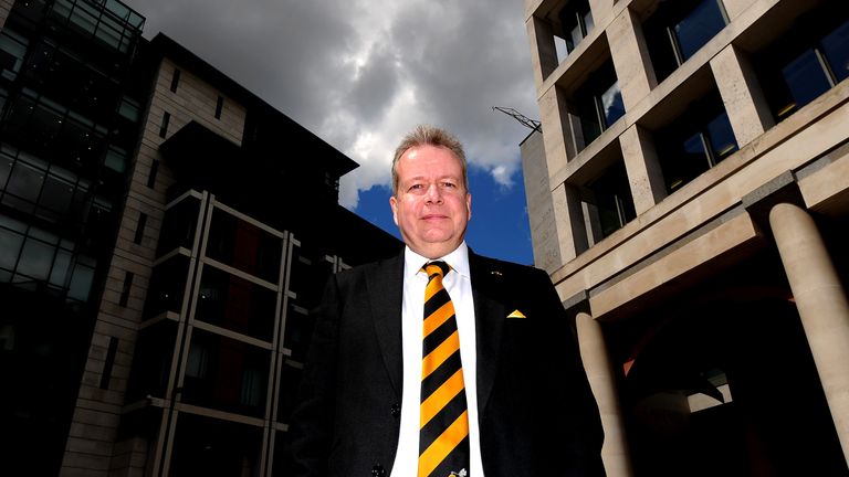 Hornets: Ex-CEO David Armstrong lidera la oferta por el club de rugby de la Premier League afectado Noticias de la Liga de Rugby 2 David Armstrong dejará el cargo de CEO de Wasps en 2017