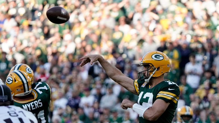 Aaron Rodgers: Green Bay Packers QB dice que el juego de Londres contra los New York Giants el domingo es un "sueño" | DayDayNews 2 Fue una noche histórica para el mariscal de campo de los Green Bay Packers, Aaron Rodgers, quien lanzó el pase de touchdown número 500 de su carrera el domingo contra los New England Patriots.