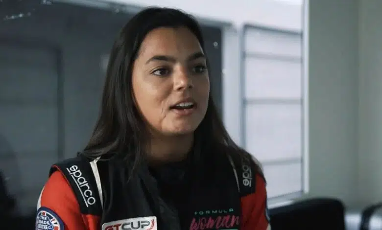 Mes de la Historia Negra: Sara Misir cambia de carrera después de una fractura de cráneo y es la primera mujer caribeña en competir en la fórmula femenina 1 Mes de la Historia Negra: Sara Misir cambia de carrera después de una fractura de cráneo y es la primera mujer caribeña en competir en la fórmula femenina