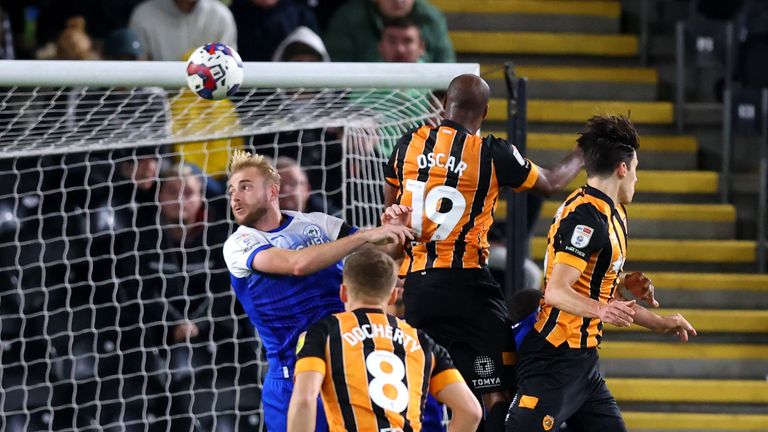 Goles y resúmenes de la victoria: Stoke defiende a Burnley, Watford pierde ante Swansea con un cabezazo de última hora | DayDayNews Noticias de futbol 2