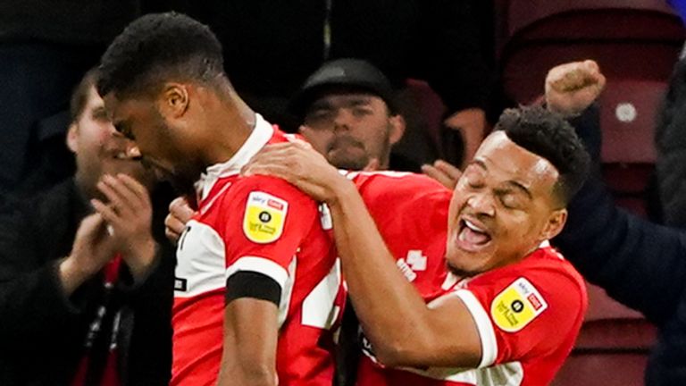 Goles y resúmenes de la victoria: Stoke defiende a Burnley, Watford pierde ante Swansea con un cabezazo de última hora | DayDayNews Noticias de futbol 3