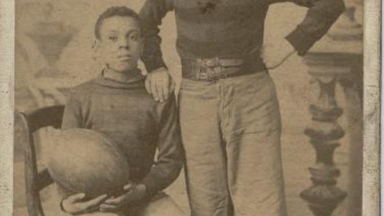 James 'Jimmy' Peters: historia trágica y turbulenta del primer jugador de rugby negro de Inglaterra | Noticias de la Unión de Rugby 2 Peters se destacó en los deportes mientras estaba en Little Homeless Orphanage en Greenwich.