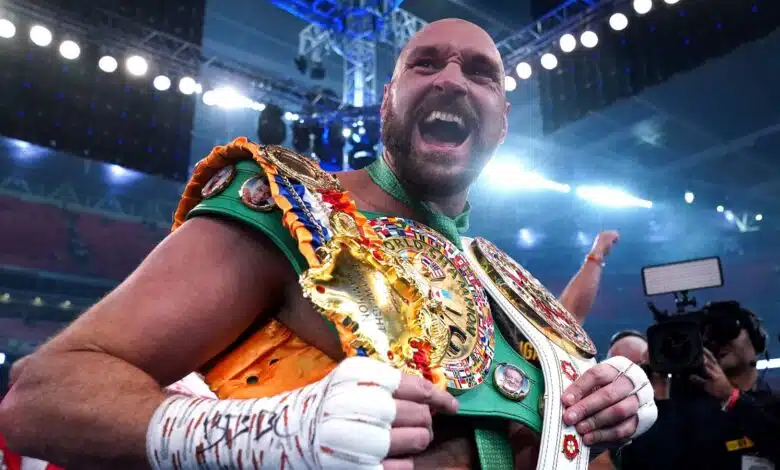 Tyson Fury no logra ponerse de acuerdo con Anthony Joshua para un duelo de gran éxito en el Reino Unido a finales de este año | Noticias del boxeo 1 Tyson Fury with the WBC belt following his win against Dillian Whyte in April 2022 (PA Images)