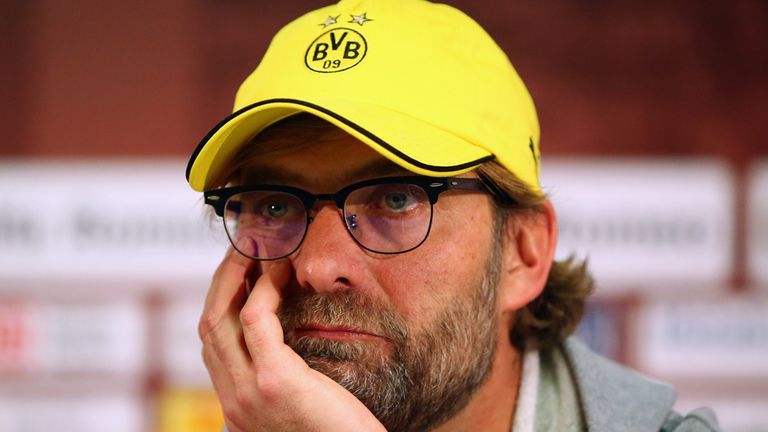 ¿Por qué la implosión del Dortmund con Jurgen Klopp en 2014-15 debería preocupar a los seguidores del Liverpool?noticias de futbol 9 El gerente de Dortmund, Jurgen Klopp, reacciona en la conferencia de prensa después del partido de la Bundesliga entre Eintracht Frankfurt y Borussia Dortmund.