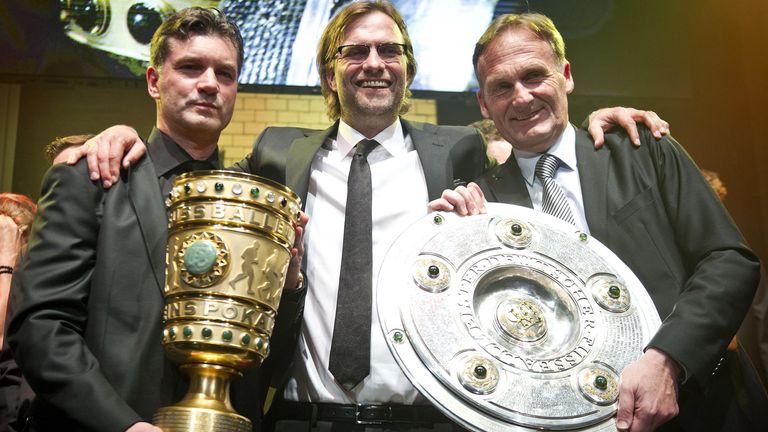 ¿Por qué la implosión del Dortmund con Jurgen Klopp en 2014-15 debería preocupar a los seguidores del Liverpool?noticias de futbol 11 Klopp ganó el doblete doméstico con el Dortmund en 2012 y ganó la Bundesliga por segundo año consecutivo (Timur Emek/picture-alliance/dpa/AP)
