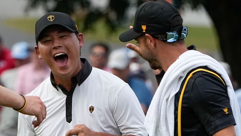 Presidents Cup: El equipo de EE. UU. lidera el Internacional 4-1 después de un comienzo de cuatro Golf News 5 Si Woo Kim ayuda a los internacionales a su único punto de partido hasta la fecha