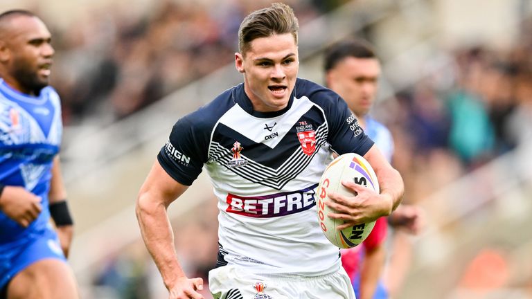 Inglaterra 60 - 6 Samoa 2 Jack Welsby se escapa en el primer intento de carrera