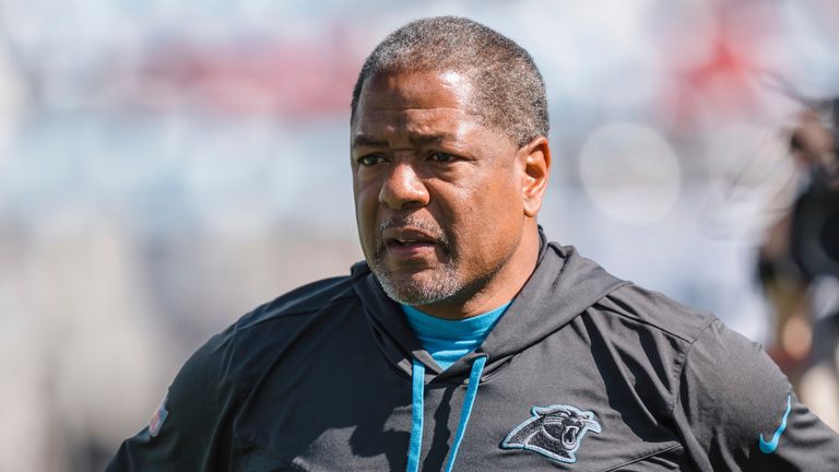 Neil Reynolds: ¿Se arrepiente Tom Brady de su regreso a la NFL después de otra derrota ante los Tampa Bay Buccaneers? | Noticias de la NFL 18 El entrenador en jefe interino de los Carolina Panthers, Steve Wilkes, lleva a su equipo a una sorprendente victoria sobre los Tampa Bay Buccaneers el domingo.